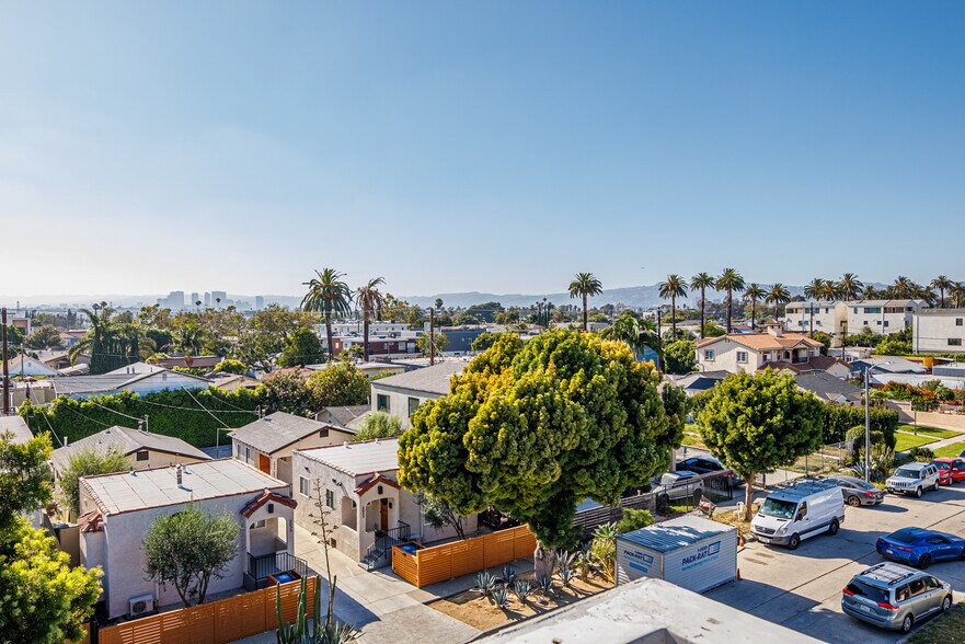 More Photos Of 2938 S Sycamore Ave, Los Angeles Apartments For Sale