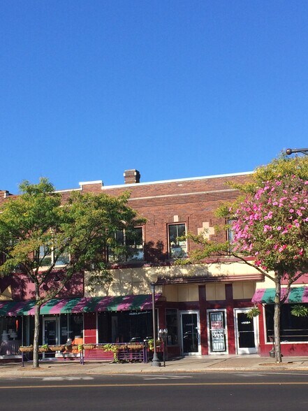 More Photos Of 600 S Washington Ave, Royal Oak Storefront Retail Office For Lease