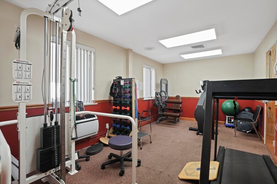 More Photos Of 72-41 Grand Ave, Flushing Medical For Lease