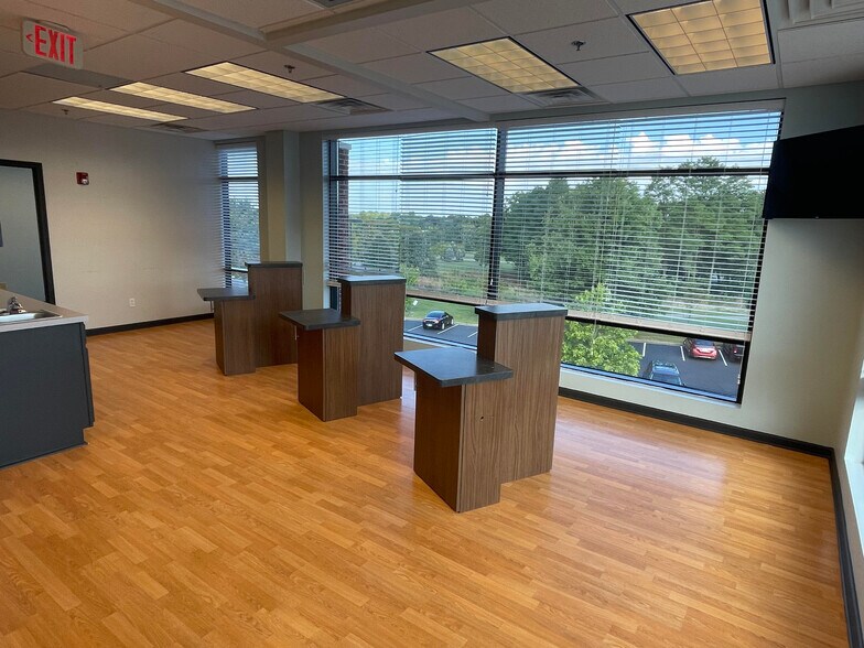 More Photos Of 535 Wellington Way, Lexington Medical For Sale