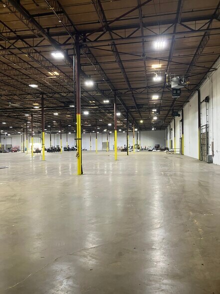 More Photos Of 11839 Shiloh Rd, Dallas Warehouse For Lease
