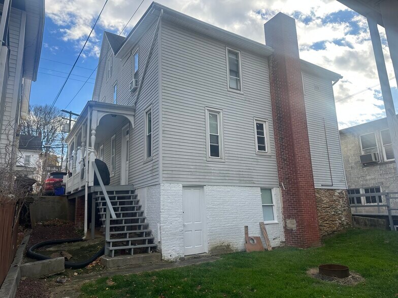 More Photos Of 142 W Main St, Windsor Apartments For Sale