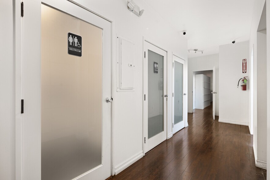 More Photos Of 6221 Wilshire Blvd, Los Angeles Medical For Lease