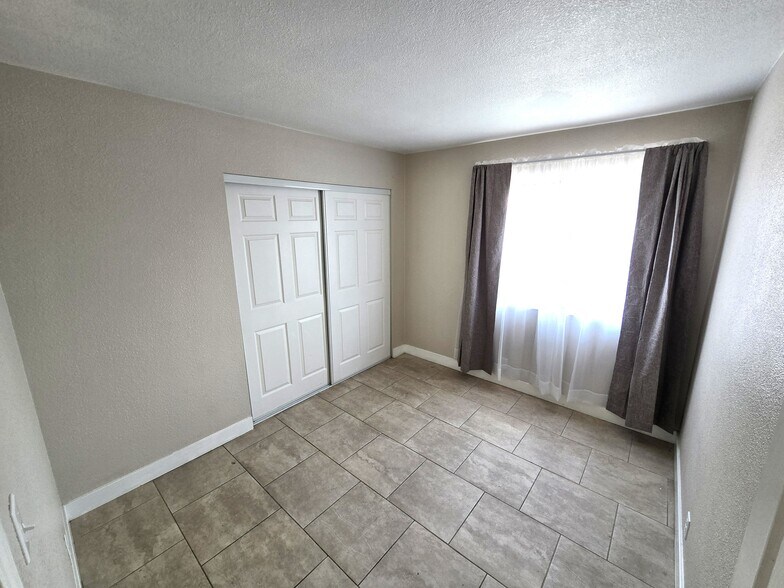 More Photos Of 4300 N Lamont St, Las Vegas Apartments For Sale