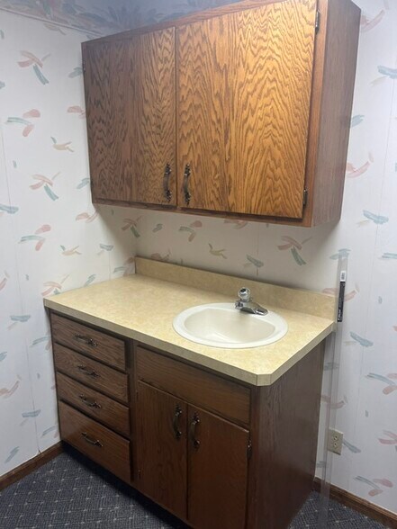 More Photos Of 1461 Jason Rd, Greenfield Office For Lease
