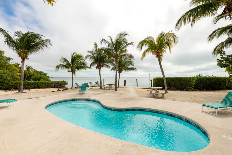 More Photos Of 21544 Overseas Hwy, Cudjoe Key Hotel For Sale
