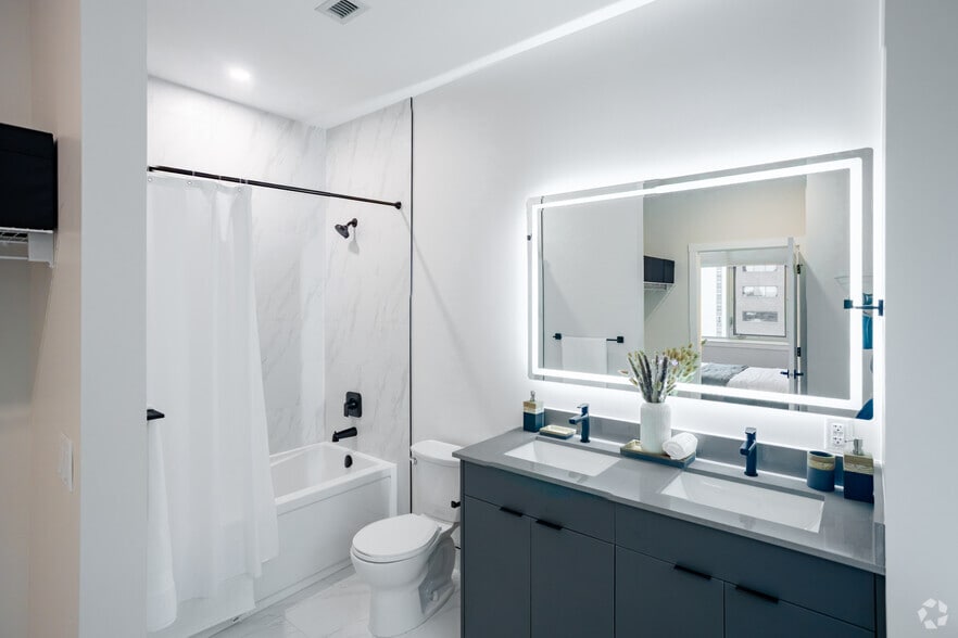 More Photos Of 736 8 Av SW, Calgary Apartments For Lease