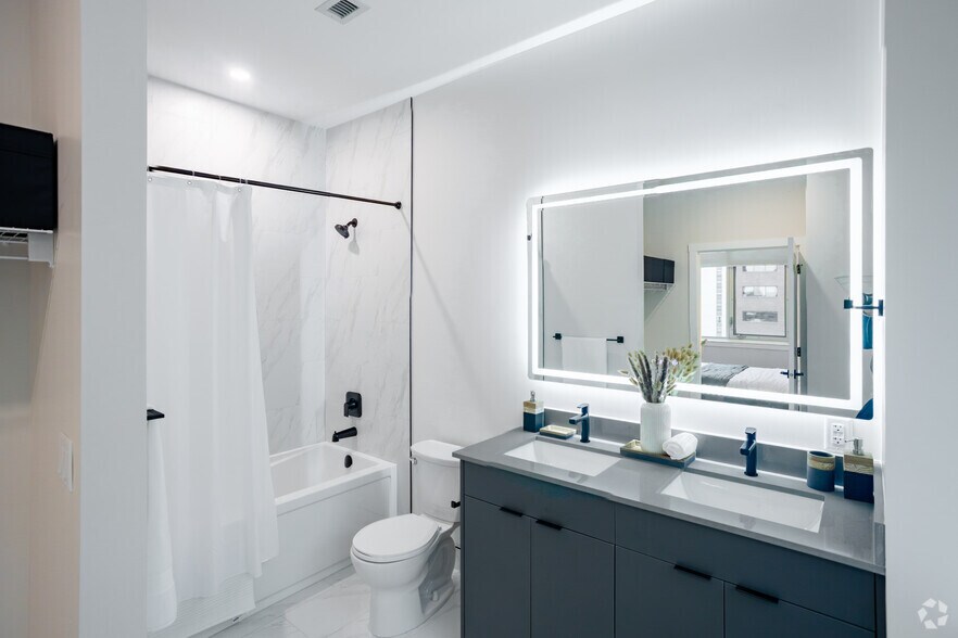 More Photos Of 736 8 Av SW, Calgary Apartments For Lease