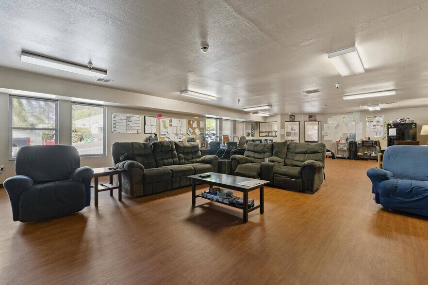 More Photos Of 110 Spring Hill Dr, Grass Valley Manufacturing For Sale