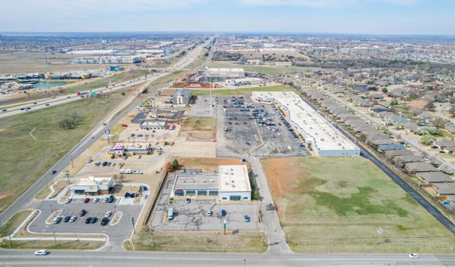 More Photos Of 1331 W Memorial Rd, Oklahoma City Office For Sale