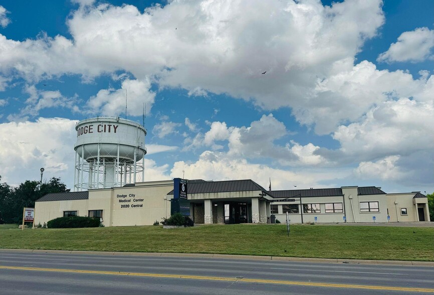 Primary Photo Of 2020 Central Ave, Dodge City Medical For Sale