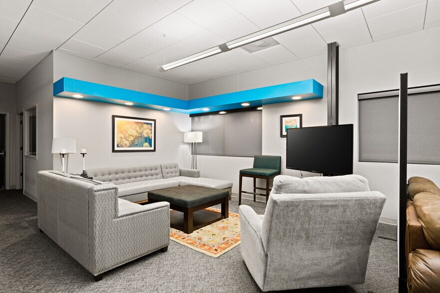 More Photos Of 340 Interstate Blvd, Greenville Warehouse For Sale