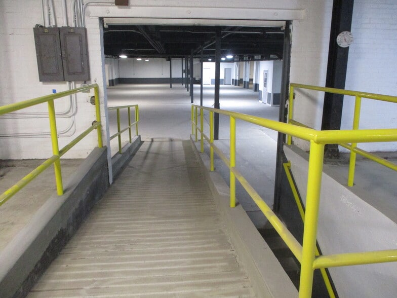 More Photos Of 651 N Prospect St, Hagerstown Warehouse For Sale