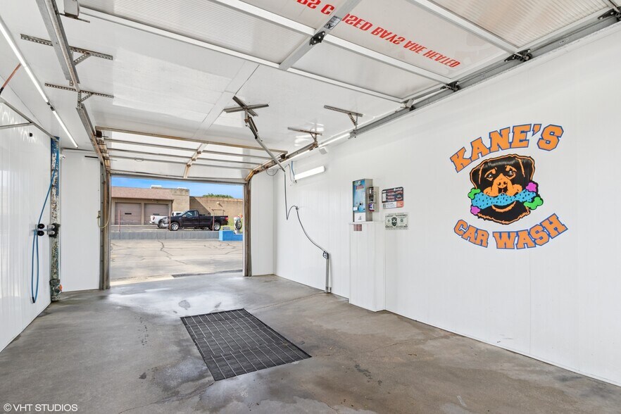 More Photos Of 731 Midwest Ct, Freeport Carwash For Sale