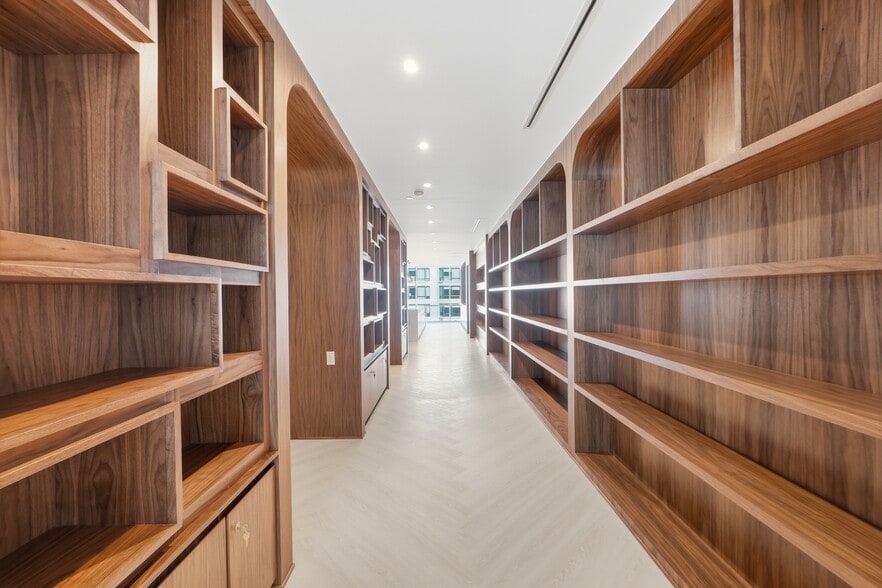 More Photos Of 1430 K St NW, Washington Office For Sale