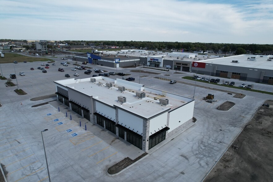 More Photos Of 1480 Conestoga Dr, Grand Island General Retail For Lease