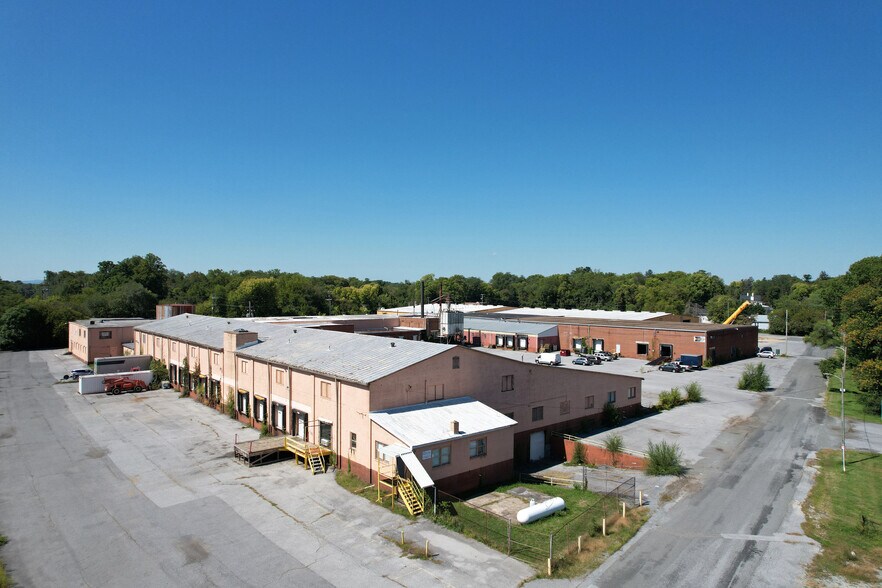 More Photos Of 351 Station Rd, Berryville Manufacturing For Lease