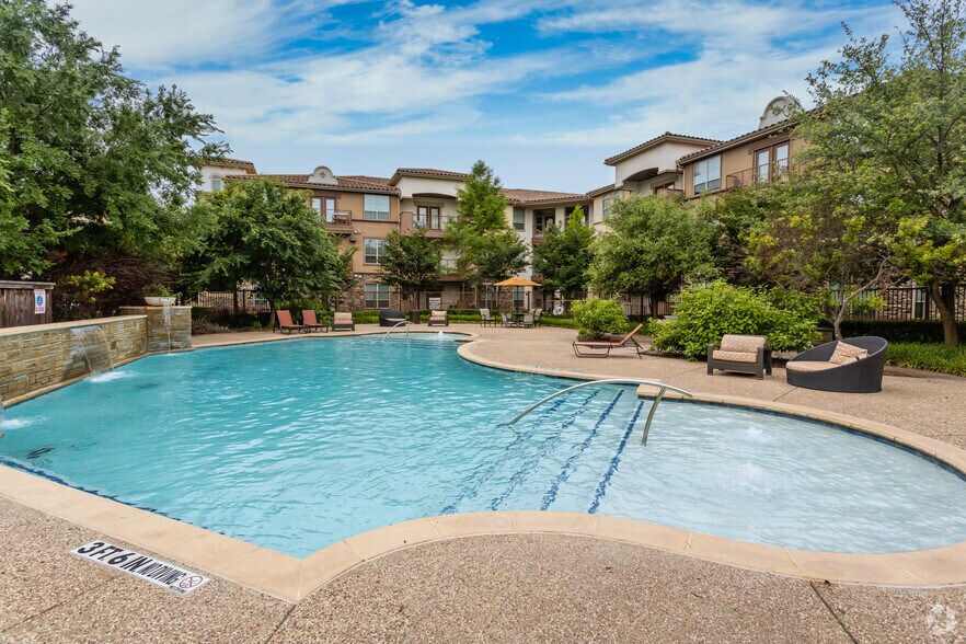 More Photos Of 1601 E Debbie Ln, Mansfield Apartments For Lease