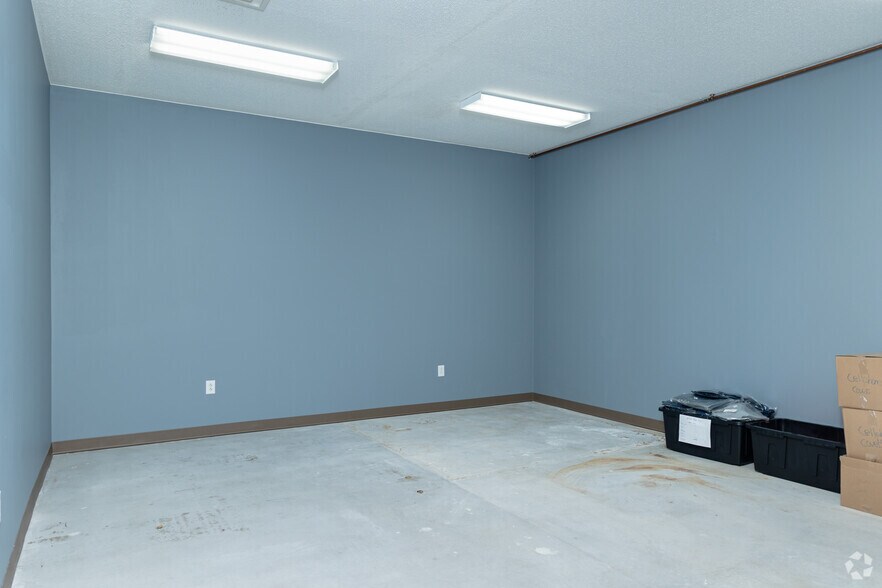 More Photos Of 5801 Old Collinsville Rd, Fairview Heights General Retail For Lease