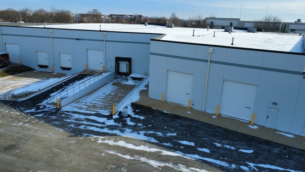 More Photos Of 1601-1627 Rock Creek Blvd, Joliet Distribution For Lease