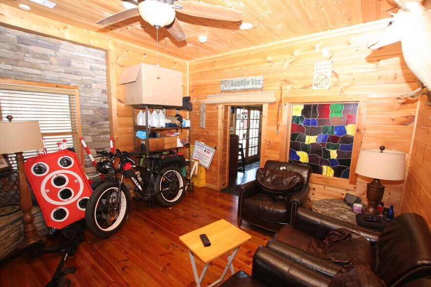 More Photos Of 103 W Elm St, Rockmart General Retail For Sale