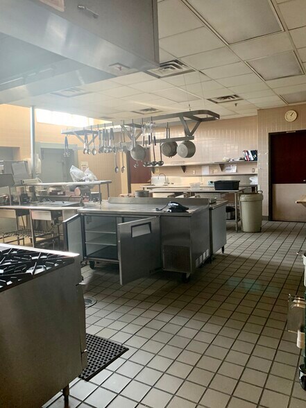 More Photos Of 500 6th Ave, Mendota Skilled Nursing Facility For Lease