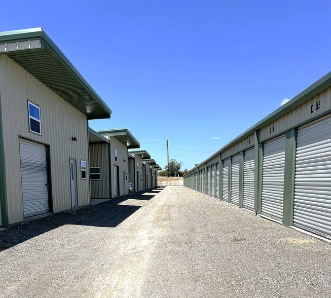 More Photos Of 7624 Azle - Veal Station Rd Rd, Azle Self Storage For Lease