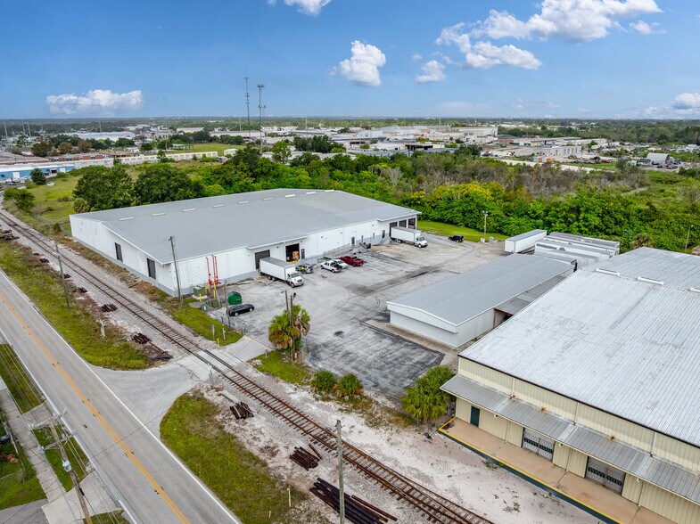 More Photos Of 2930 Maine Ave, Lakeland Distribution For Lease