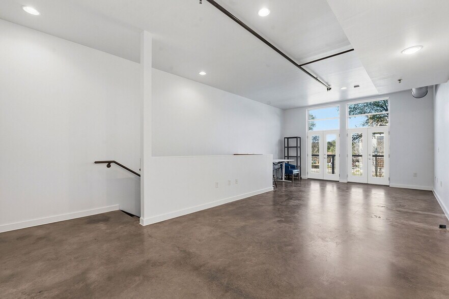 More Photos Of 1601 E Cesar Chavez St, Austin Multifamily For Sale