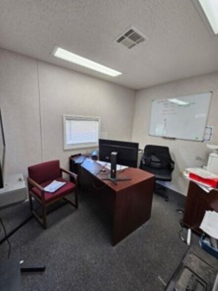 More Photos Of 111 Rosemary Ln, Laurens Warehouse For Lease