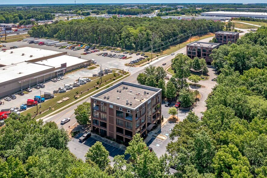 More Photos Of 2010 Avalon Pky, Mcdonough Office For Lease