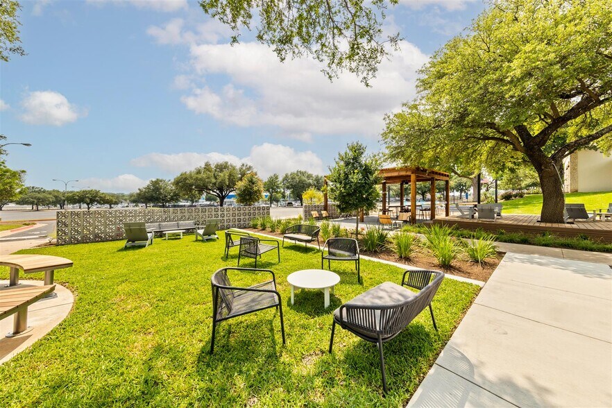 More Photos Of 9001 I-35 N, Austin Office For Lease