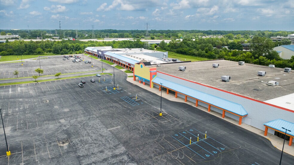 More Photos Of 3643-3749 Commercial Dr, Indianapolis Unknown For Lease