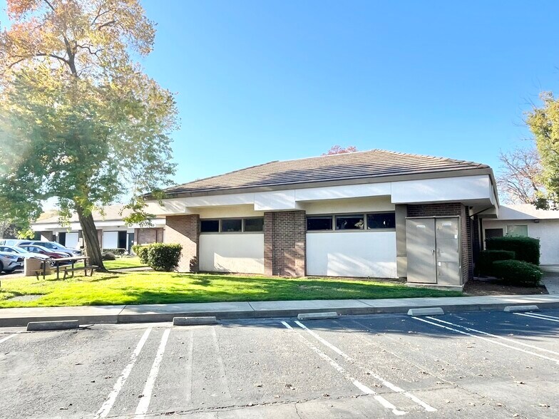 More Photos Of 1130 Conroy Ln, Roseville Medical For Sale