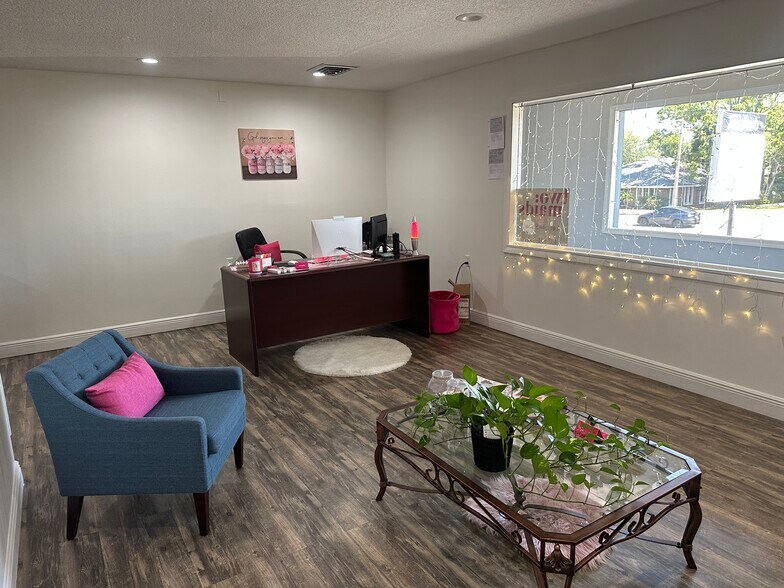 More Photos Of 2720-2728 13th St, Saint Cloud Freestanding For Lease