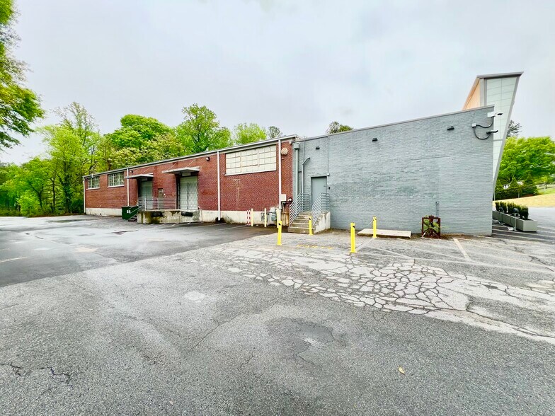 More Photos Of 1151 Chattahoochee Ave NW, Atlanta Storefront For Lease