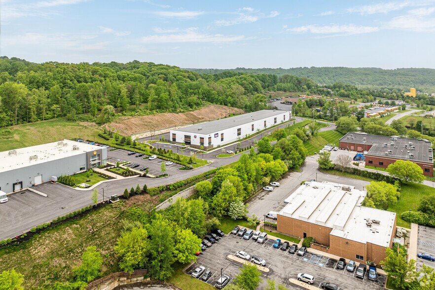 More Photos Of 901 Skelp Level Rd, Downingtown Warehouse For Lease