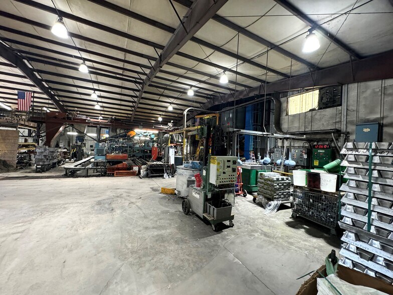 More Photos Of 1211 S Powell Rd, Independence Manufacturing For Lease