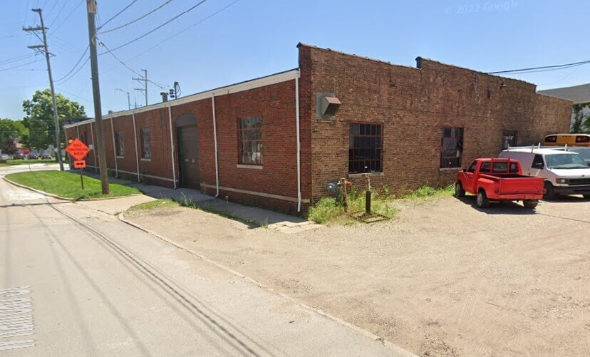 More Photos Of 154 N State St, Marengo Warehouse For Sale