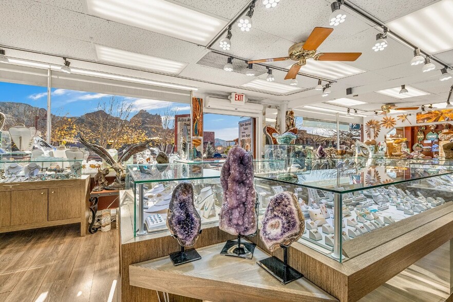 More Photos Of 321 N State Route 89A, Sedona Freestanding For Sale