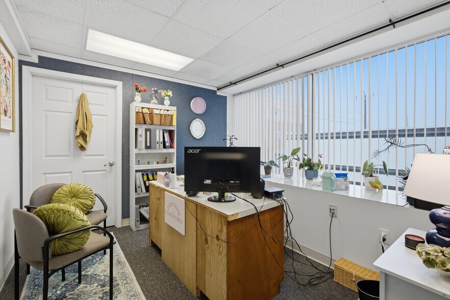 More Photos Of 201 New Bridge St, Jacksonville Office Residential For Sale