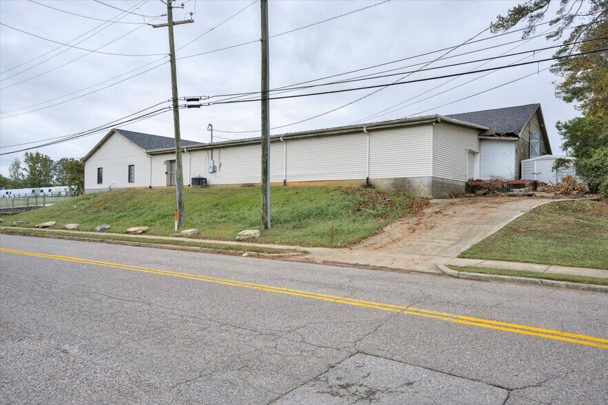 More Photos Of 1025 Patriots Way, Augusta Freestanding For Sale
