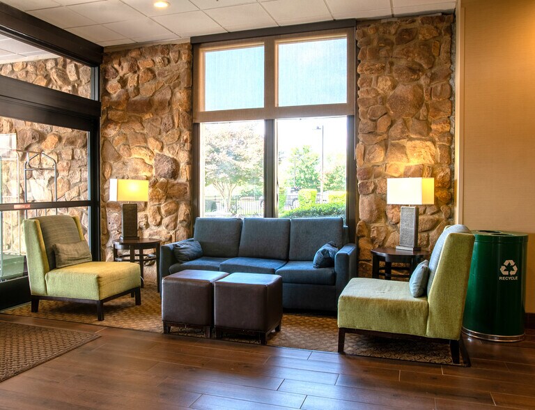 More Photos Of 100 Tower Dr, Danville Hotel For Sale