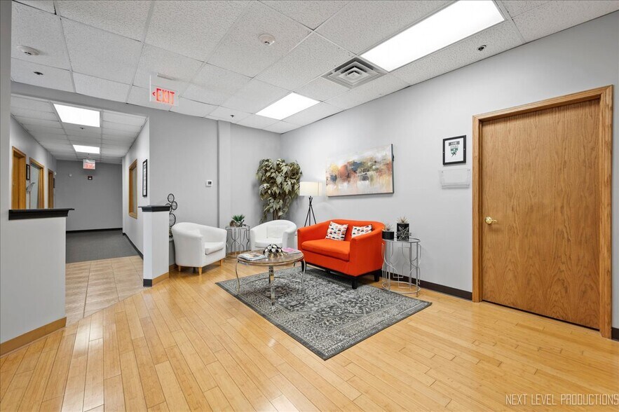 More Photos Of 850 W Bartlett Rd, Bartlett Medical For Sale