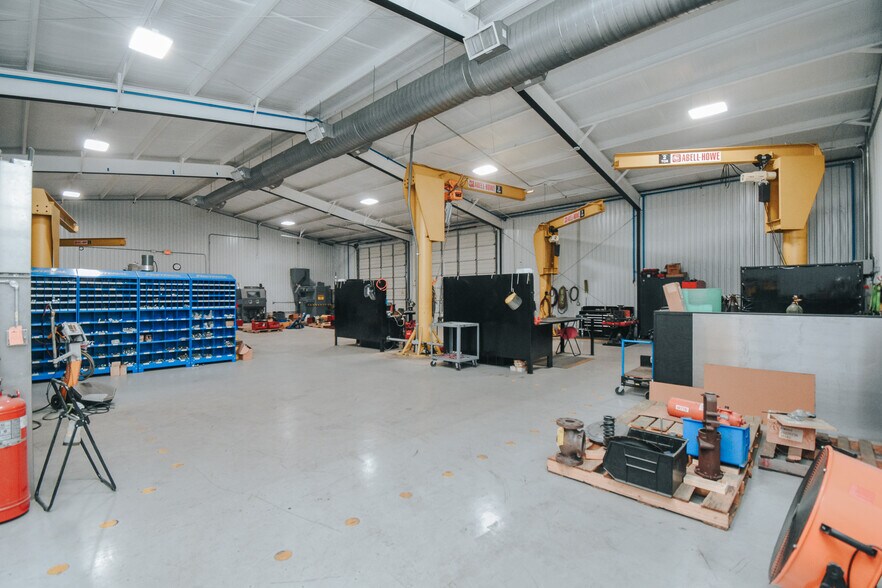 More Photos Of 13102 N Navarro St, Victoria Flex For Lease