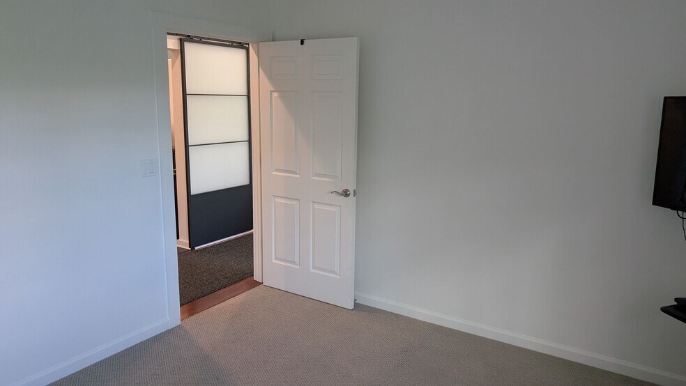 More Photos Of 77 Front St, Danville Medical For Lease