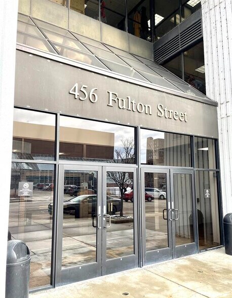 More Photos Of 456 Fulton St, Peoria Office For Sale