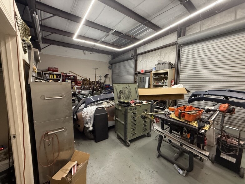 More Photos Of 5508 Benchmark Ln, Sanford Warehouse For Sale
