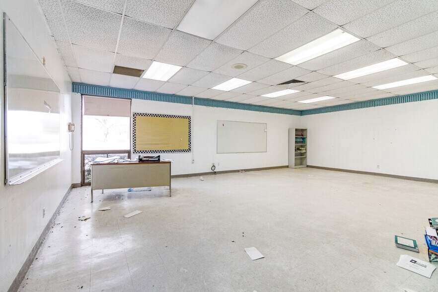 More Photos Of 214 N School St, Winfield Light Distribution For Sale