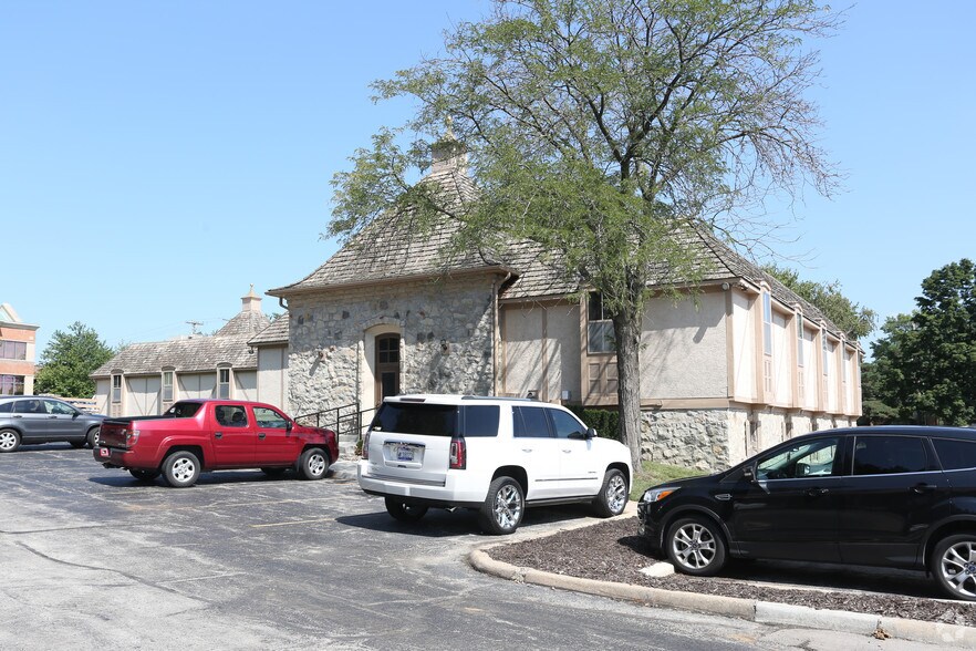 Primary Photo Of 4707 College Blvd, Leawood Office For Lease